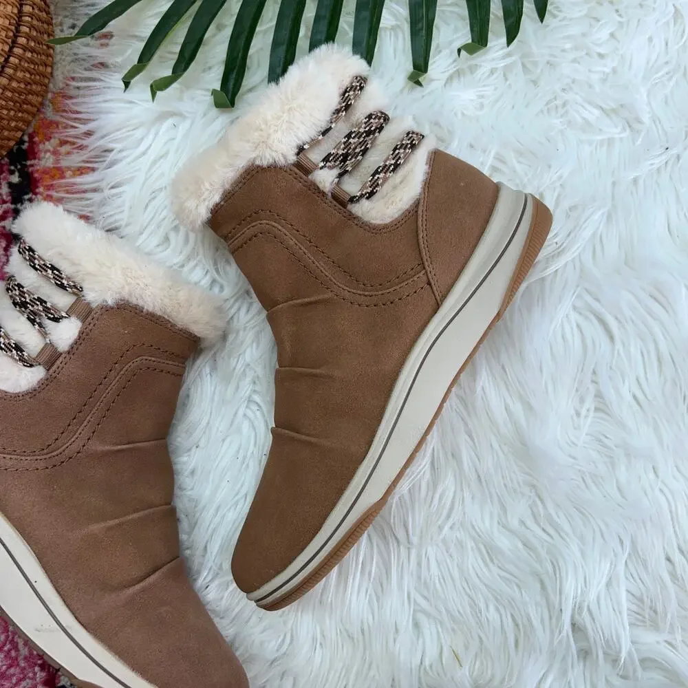 Clarks Breeze Cozy Boot 7 Tan Brown Winter Faux Fur Ankle Bootie - Picture 3 of 9